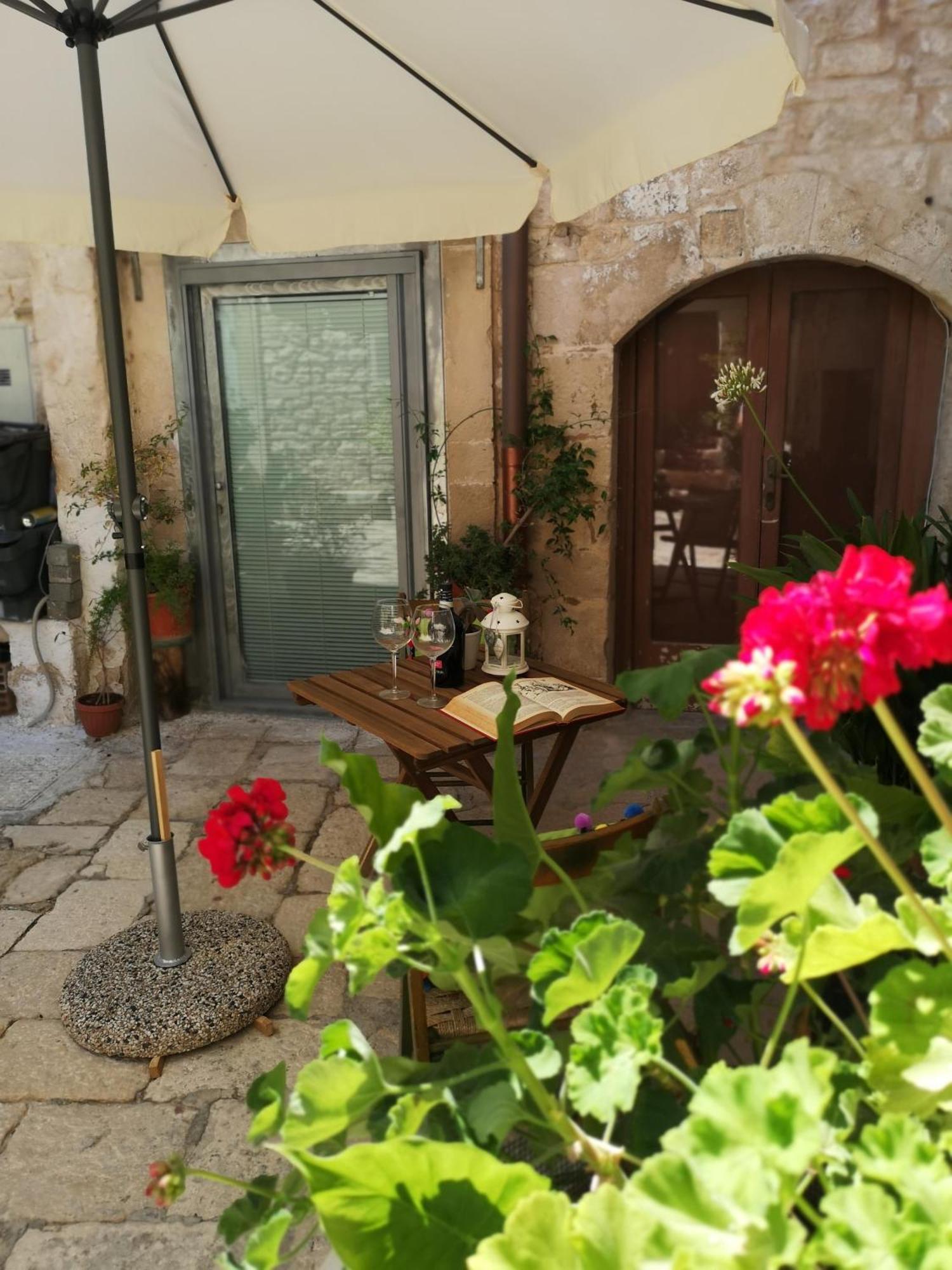 Corte Sagarriga Visconti Bed and Breakfast Giovinazzo Esterno foto